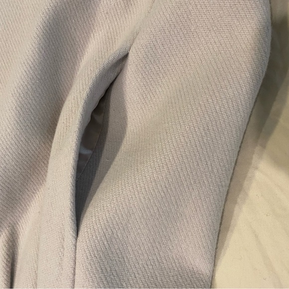 Paris based Designer Tara Jarmon lightweight coat. Size 40 or US size 8. - Picture 9 of 10